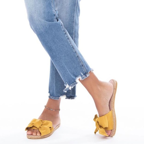 yellow sandals with bow